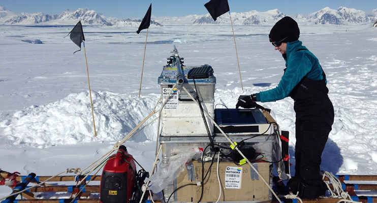 Anna operating the surface radar on the iSTAR traverse. Credit: Jan De Rydt
